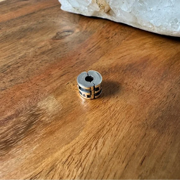 Pandora Authentic Retired Silver Sparkling Clip Charm Bead With Clear CZ Stones - Picture 2 of 9